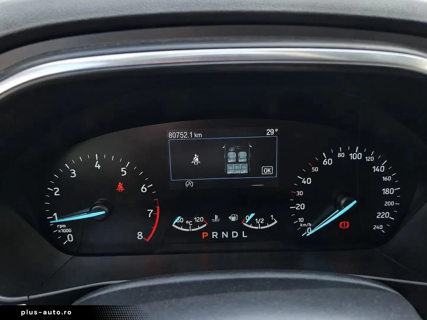 FORD Focus 2023 — imagine 8