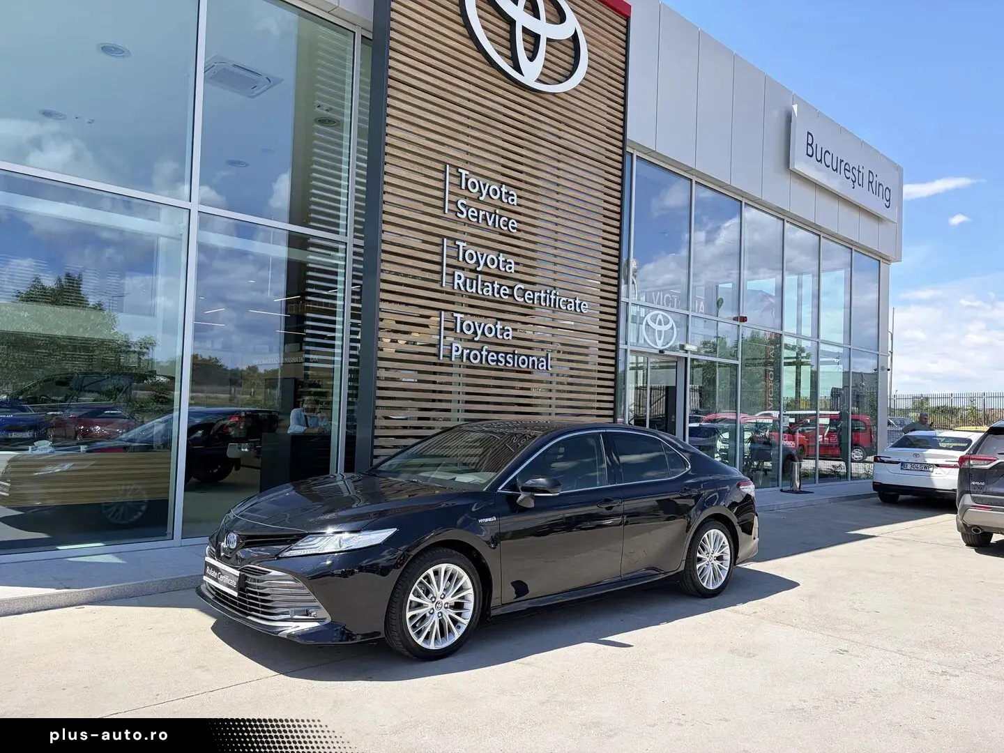 Toyota Camry Exclusive