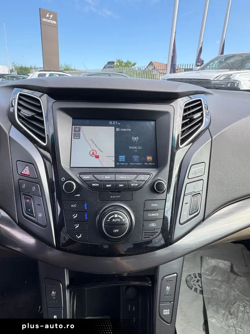HYUNDAI i40 2019 — imagine 10