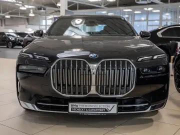 BMW 750e xDrive Design Pure Excellence PANO LED ACC