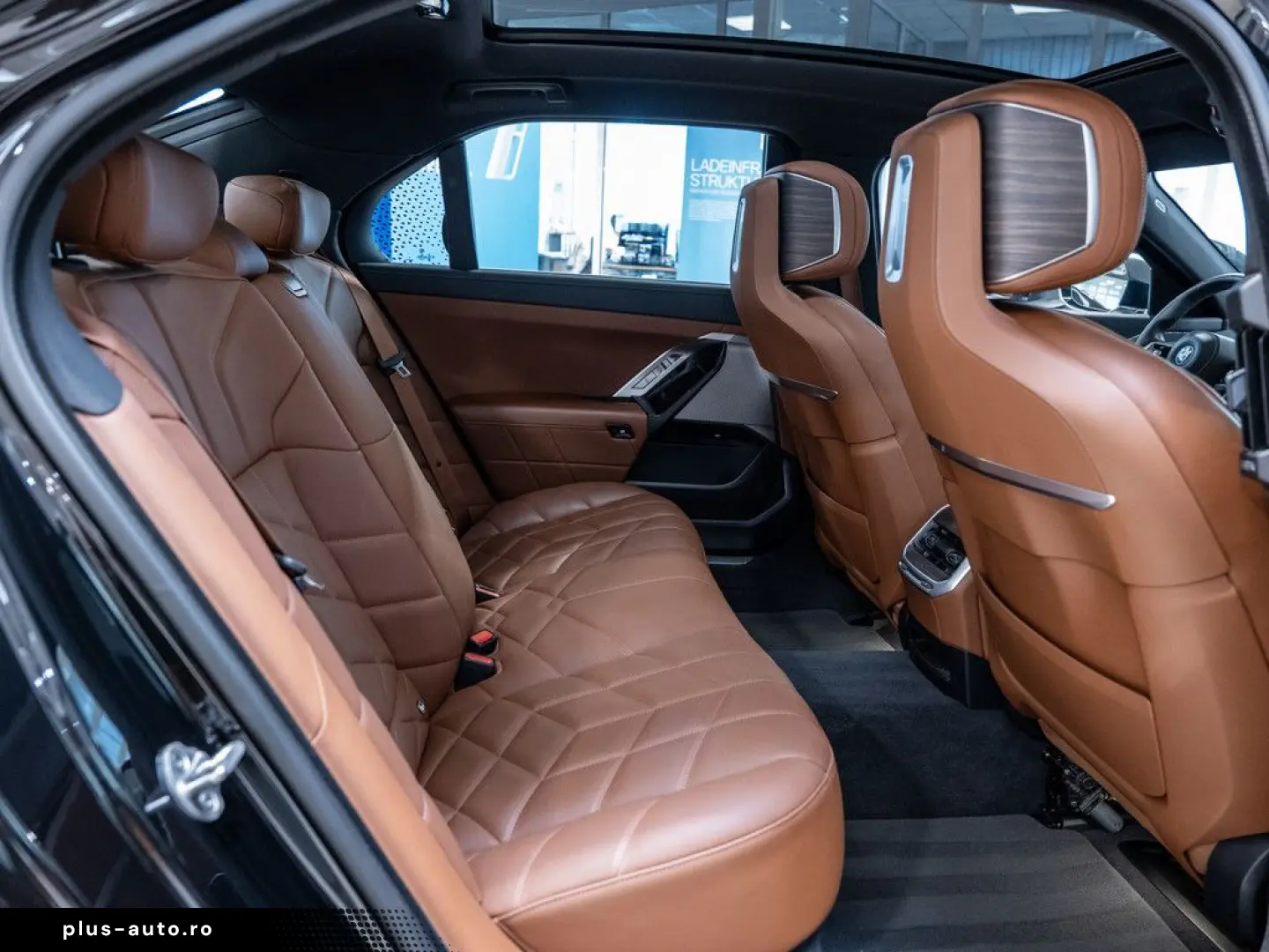 BMW 750e xDrive Design Pure Excellence PANO LED ACC