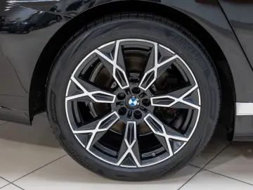 BMW 750e xDrive Design Pure Excellence PANO LED ACC