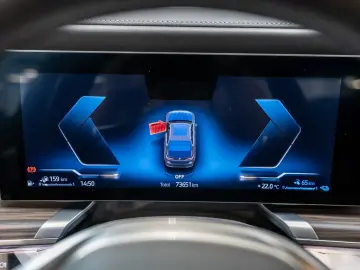 BMW 750e xDrive Design Pure Excellence PANO LED ACC
