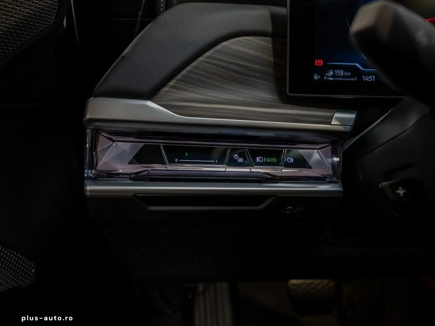 BMW 750e xDrive Design Pure Excellence PANO LED ACC