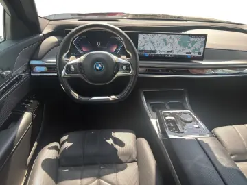 BMW 750e xDrive Limousine Executive Drive Pro PanGSD