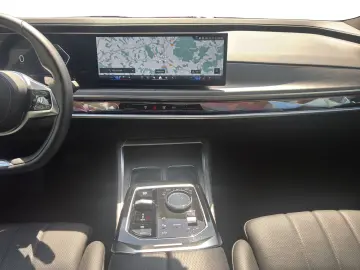 BMW 750e xDrive Limousine Executive Drive Pro PanGSD