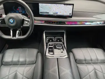 BMW M760e xDrive M Performance Paket-Klima Akustik P