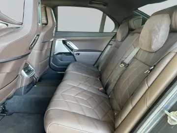 BMW M760e xDrive Limousine M Sportpaket 21  LC Prof.