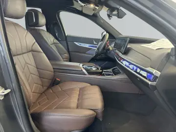 BMW M760e xDrive Limousine M Sportpaket 21  LC Prof.