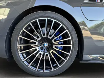 BMW M760e xDrive Limousine M Sportpaket 21  LC Prof.