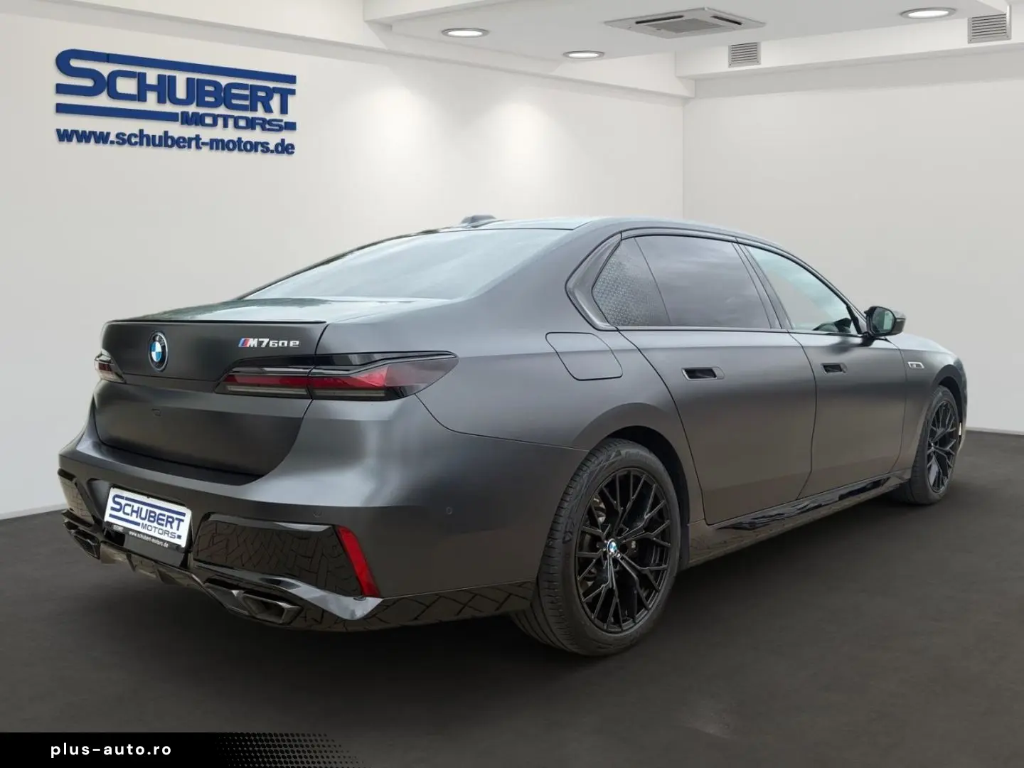 BMW M760 e xDrive  M Aerodynamik Massage Live Cockpi