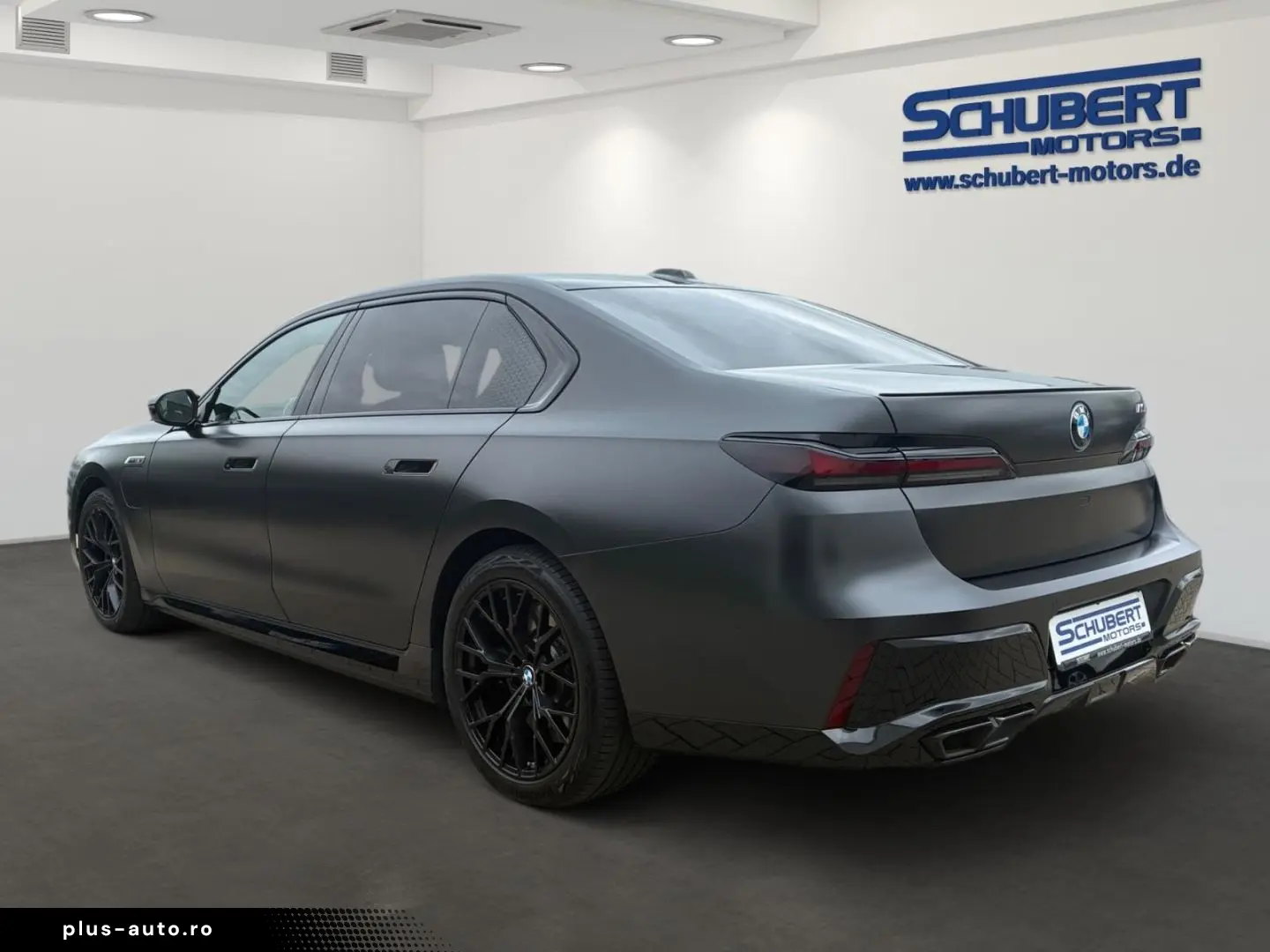 BMW M760 e xDrive  M Aerodynamik Massage Live Cockpi