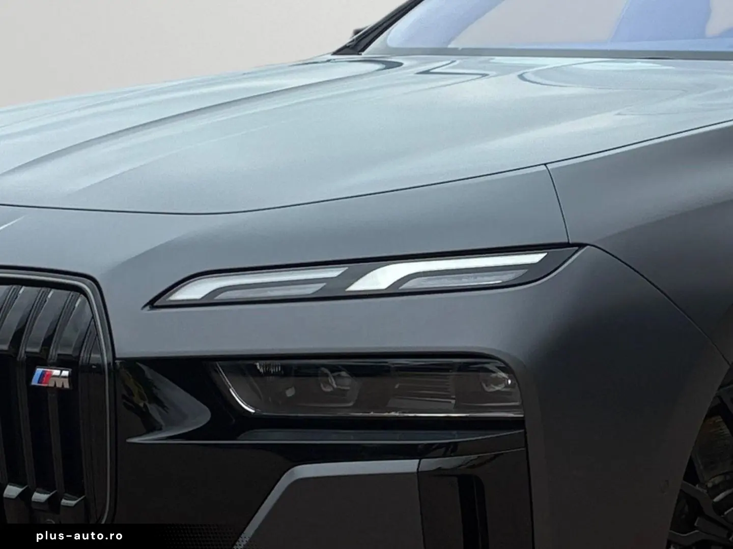 BMW M760 e xDrive  M Aerodynamik Massage Live Cockpi