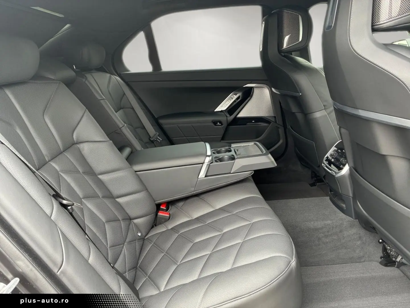 BMW M760 e xDrive  M Aerodynamik Massage Live Cockpi