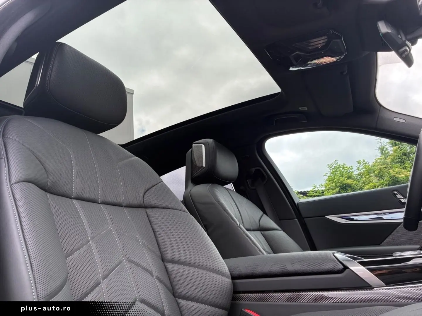 BMW M760 e xDrive  M Aerodynamik Massage Live Cockpi