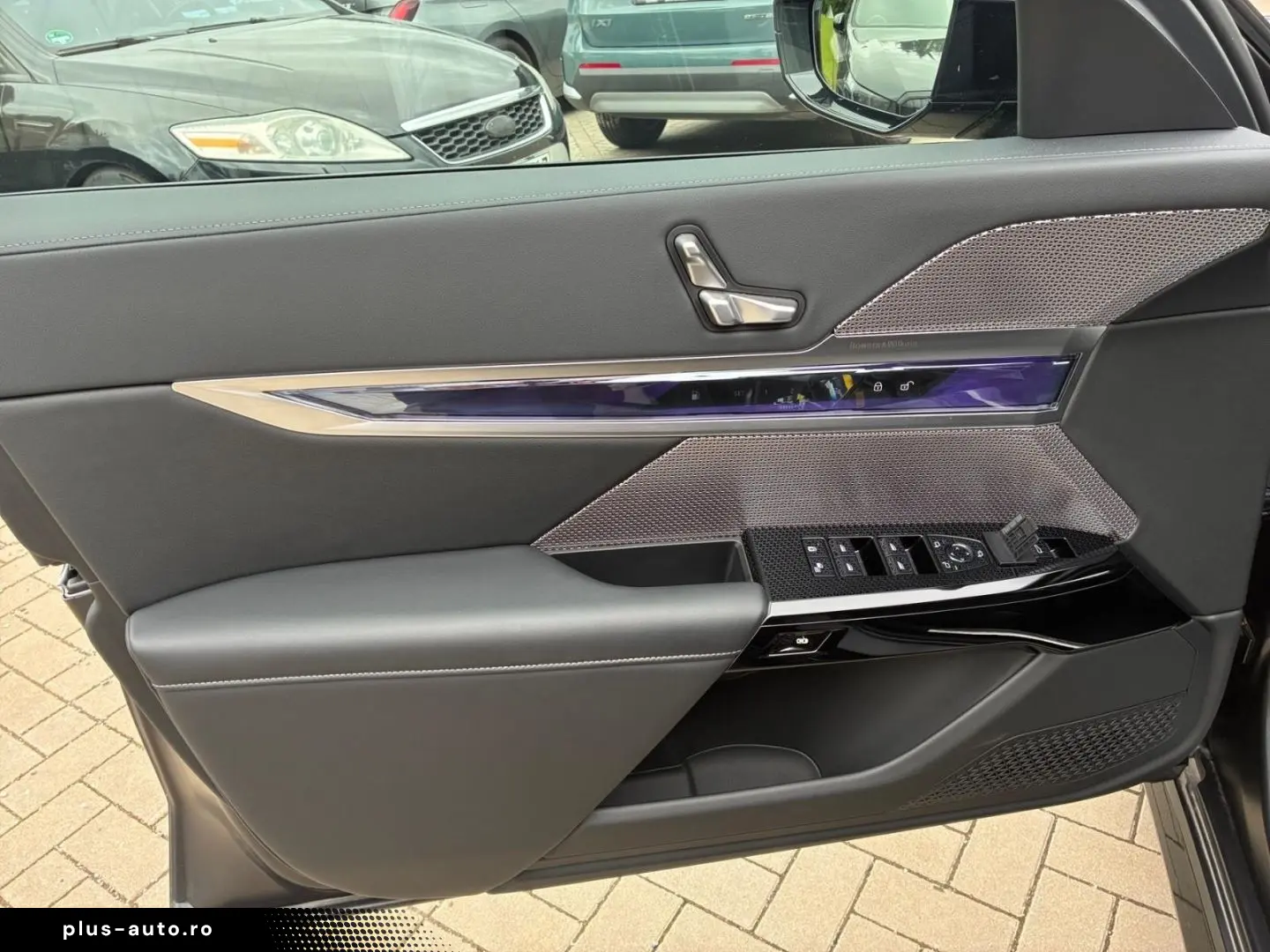 BMW M760 e xDrive  M Aerodynamik Massage Live Cockpi