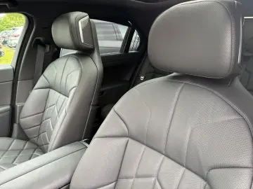 BMW M760 e xDrive  M Aerodynamik Massage Live Cockpi