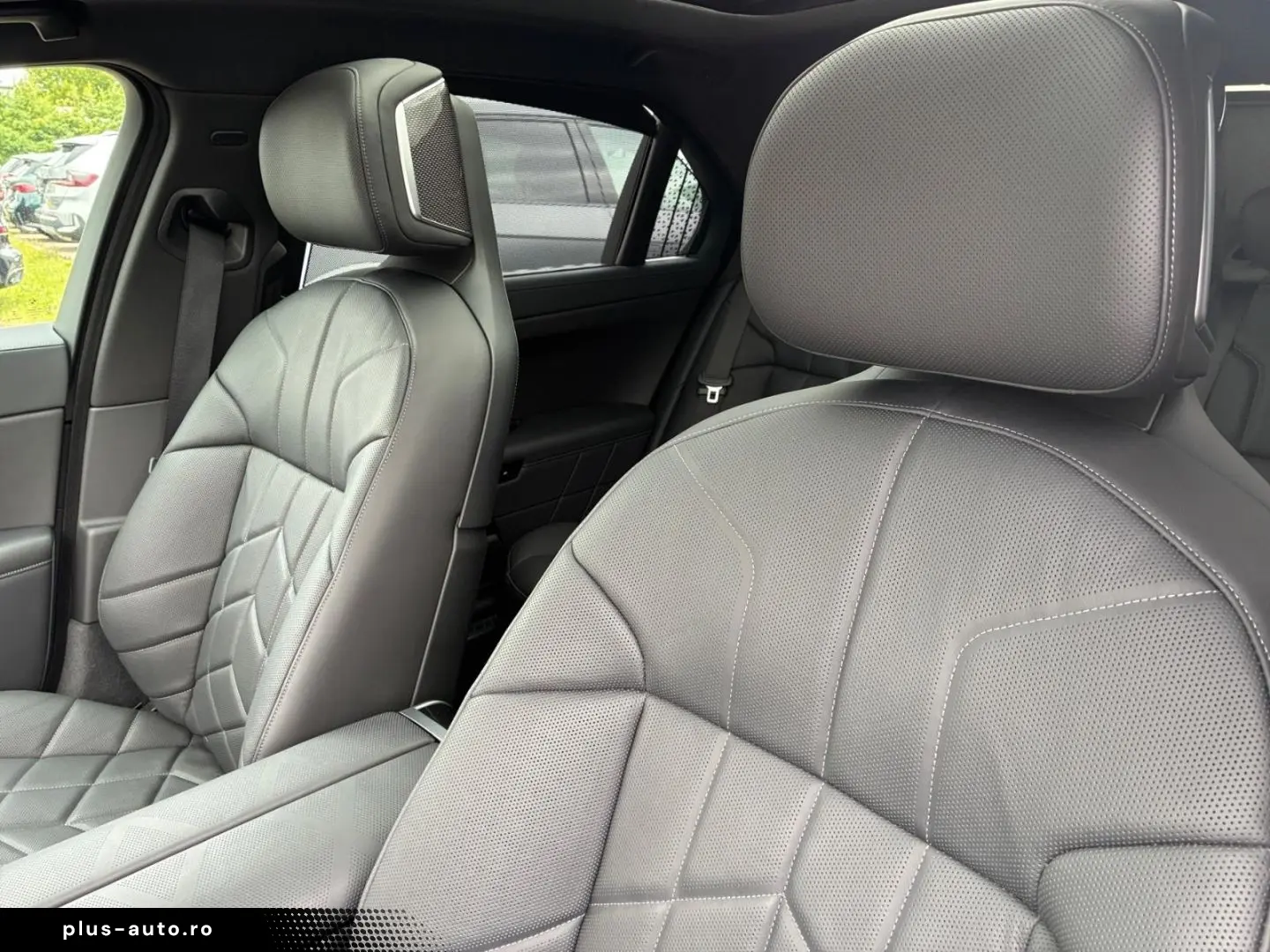 BMW M760 e xDrive  M Aerodynamik Massage Live Cockpi