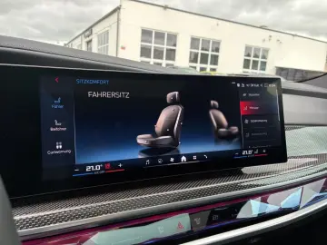BMW M760 e xDrive  M Aerodynamik Massage Live Cockpi