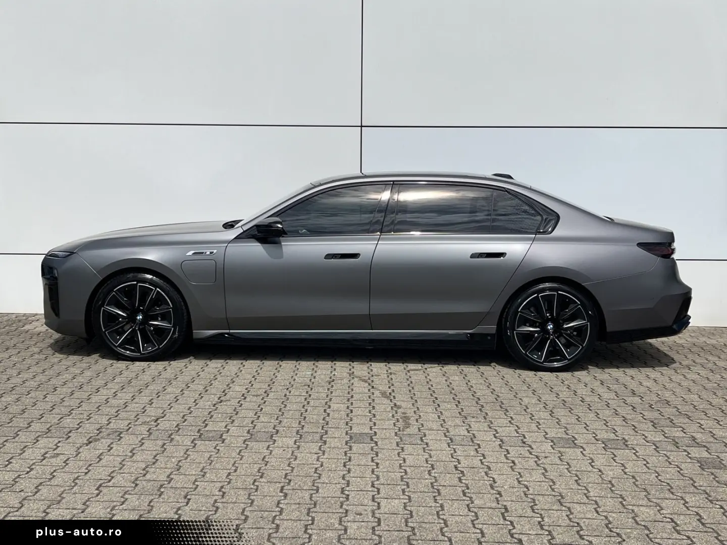 BMW M760e xDrive Limousine Massage B&W Ex. Drive Pro