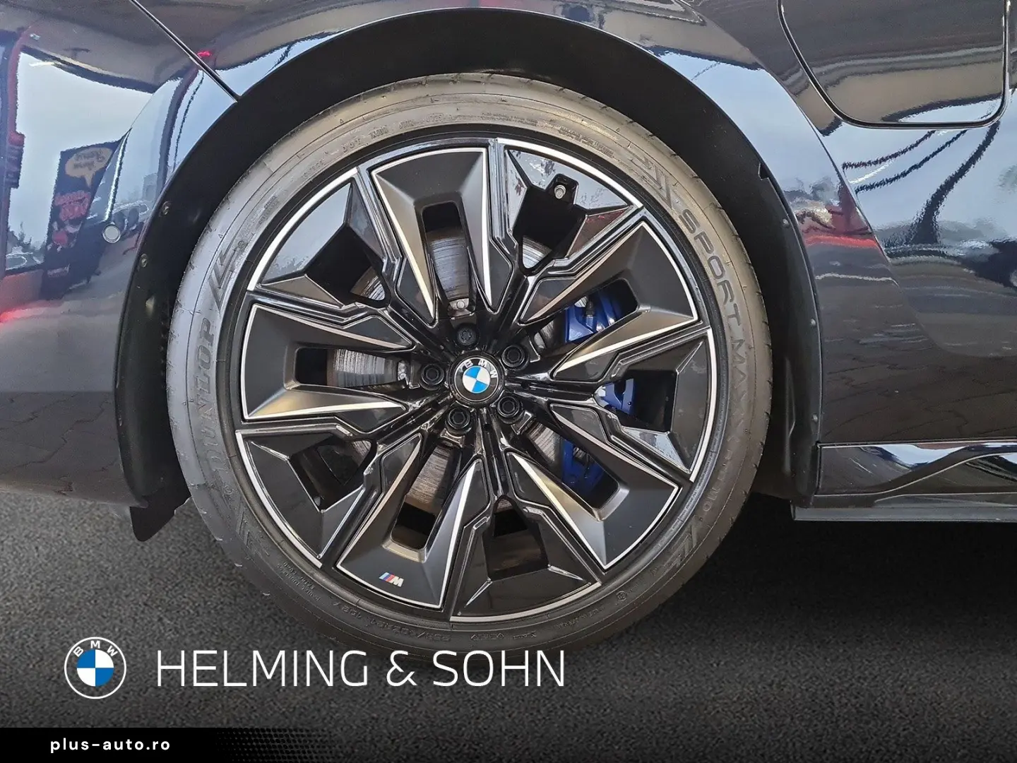 BMW M760e xDrive Limousine B&W Surround Massage AHK