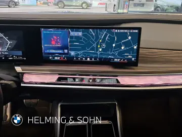 BMW M760e xDrive Limousine B&W Surround Massage AHK