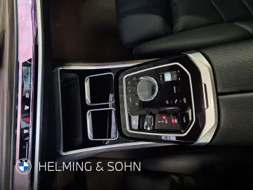 BMW M760e xDrive Limousine B&W Surround Massage AHK