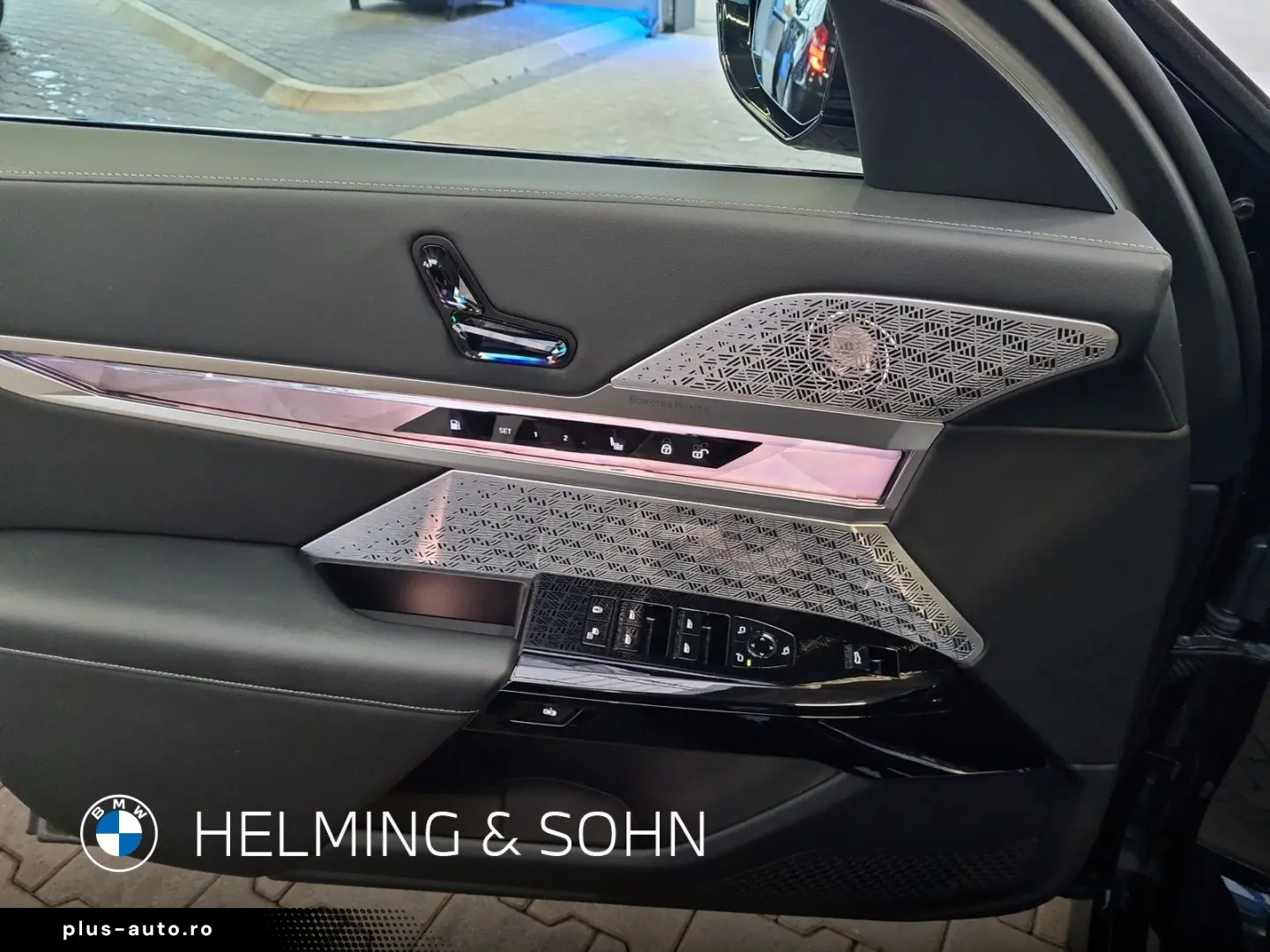 BMW M760e xDrive Limousine B&W Surround Massage AHK