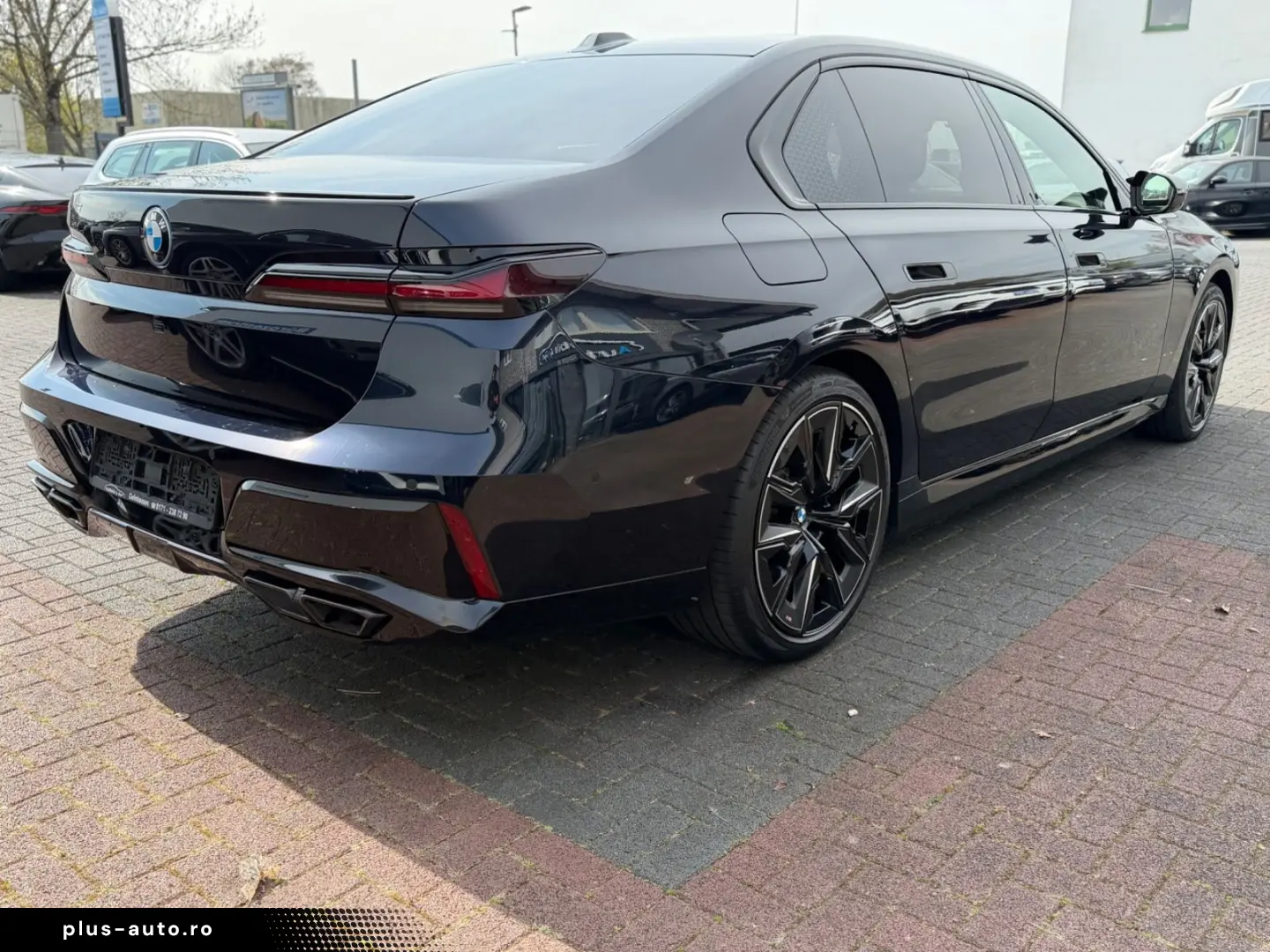 BMW M760 e xDrive  1. Hand  Pano  Massage  Fahrass.