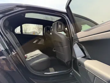 BMW M760 e xDrive  1. Hand  Pano  Massage  Fahrass.