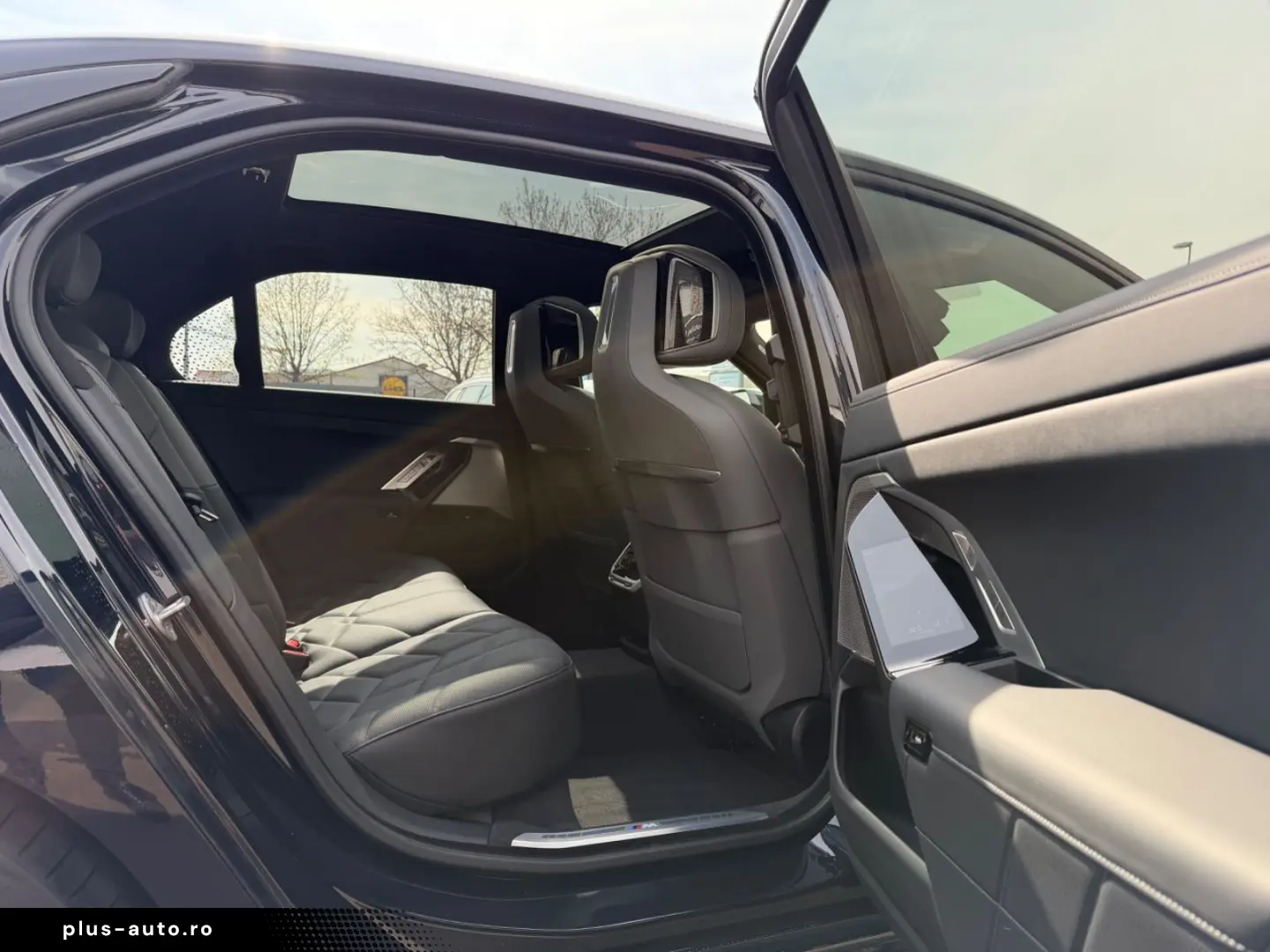 BMW M760 e xDrive  1. Hand  Pano  Massage  Fahrass.