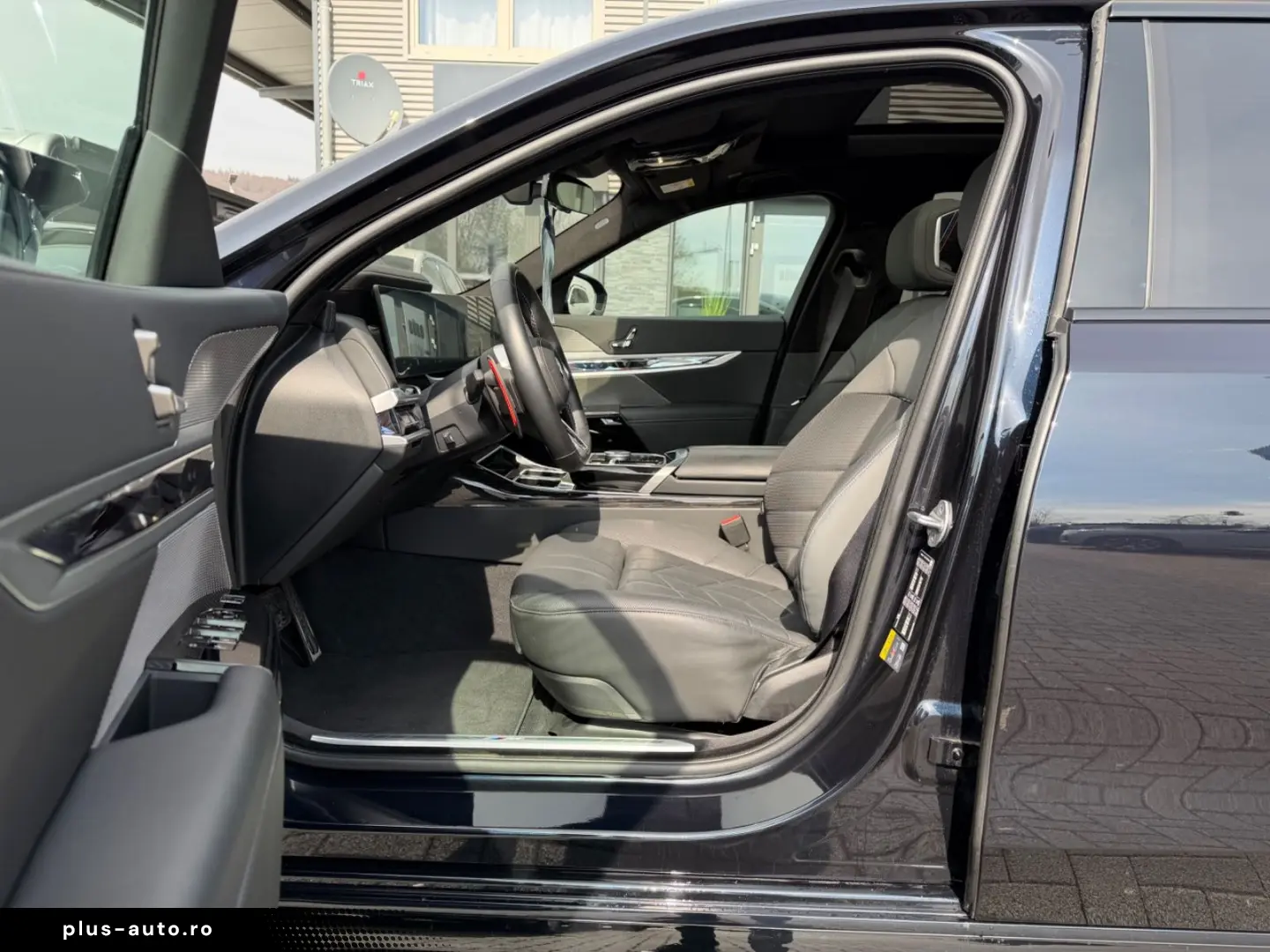 BMW M760 e xDrive  1. Hand  Pano  Massage  Fahrass.