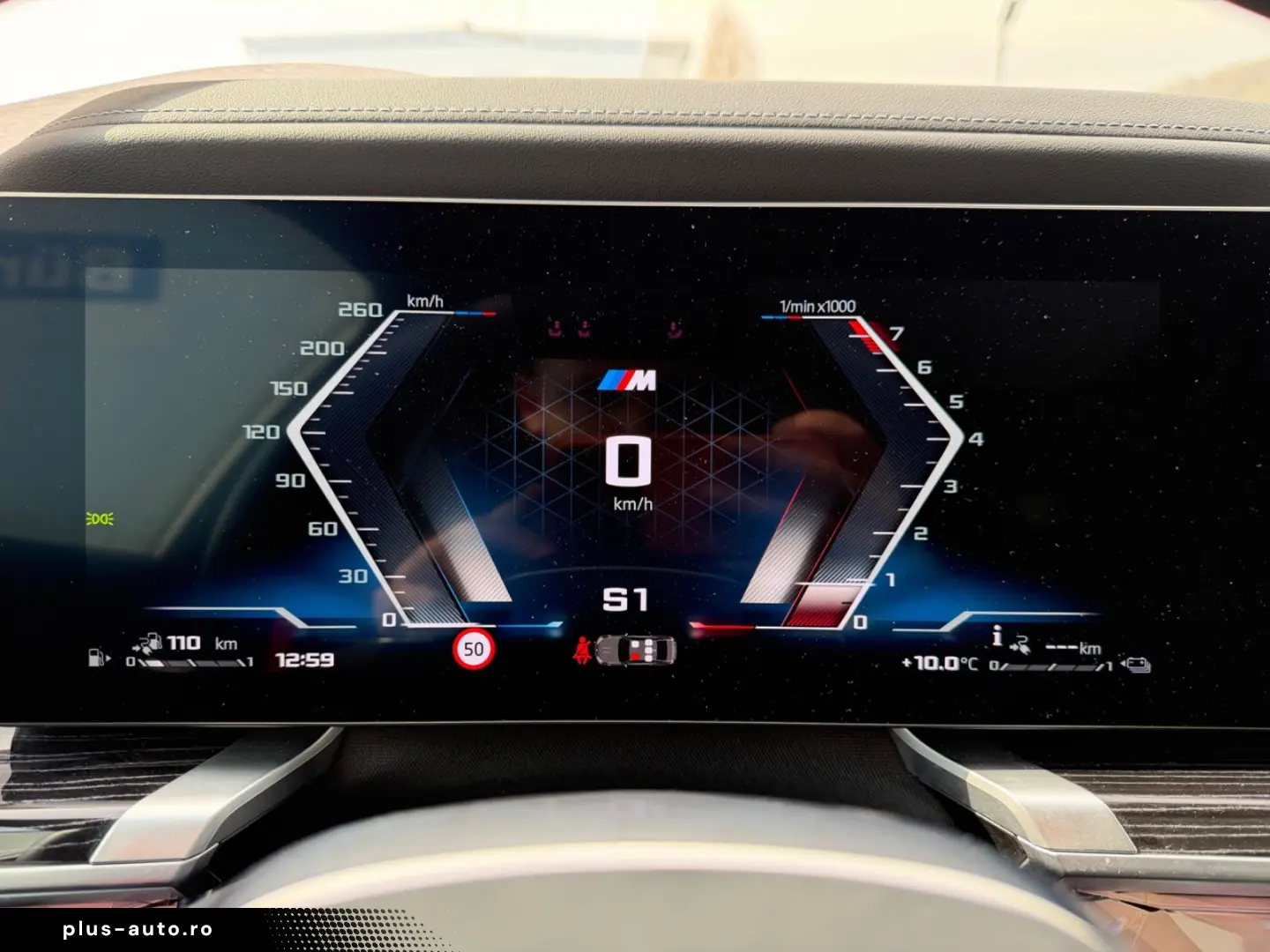 BMW M760 e xDrive  1. Hand  Pano  Massage  Fahrass.
