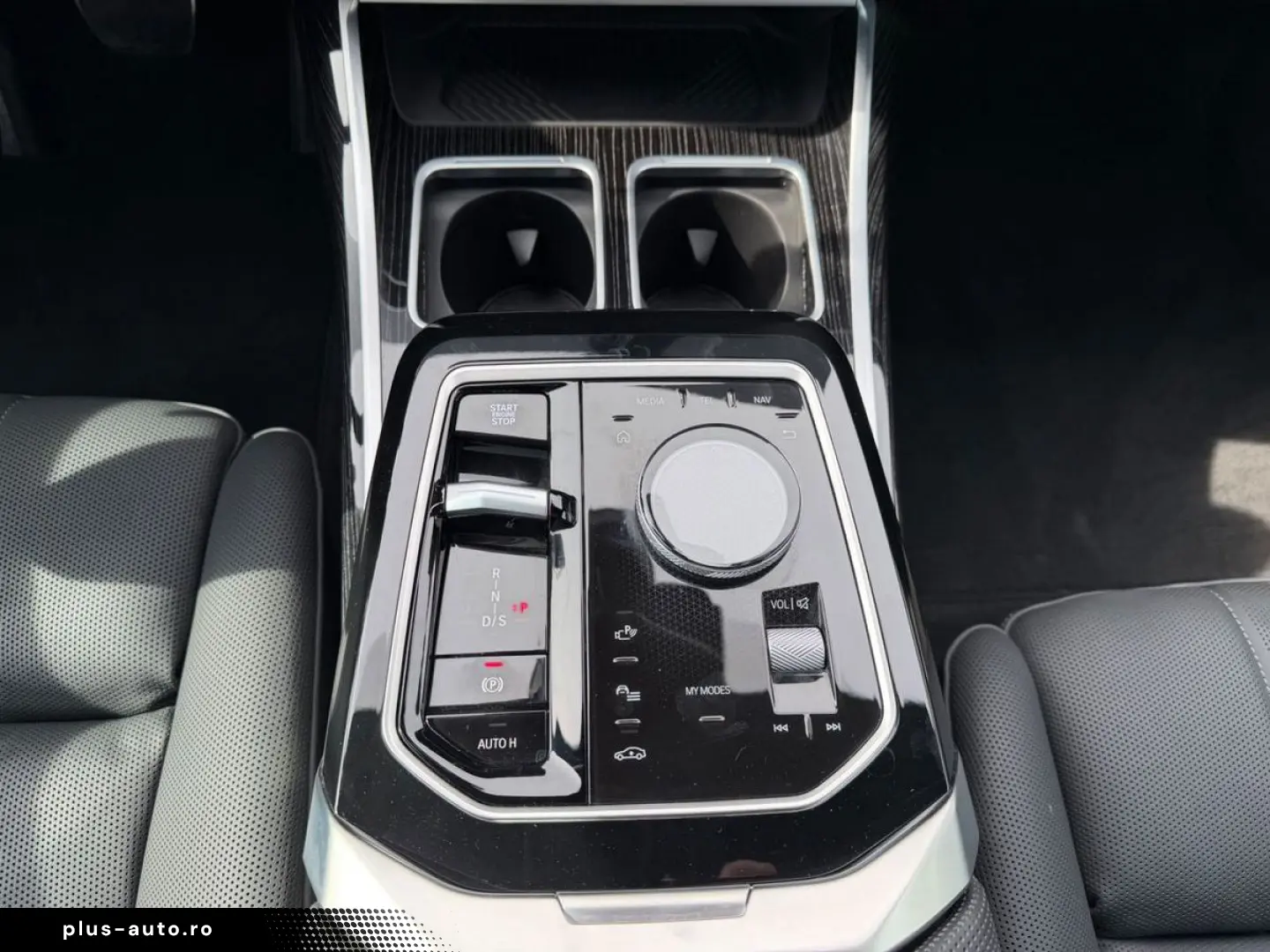 BMW M760 e xDrive  1. Hand  Pano  Massage  Fahrass.