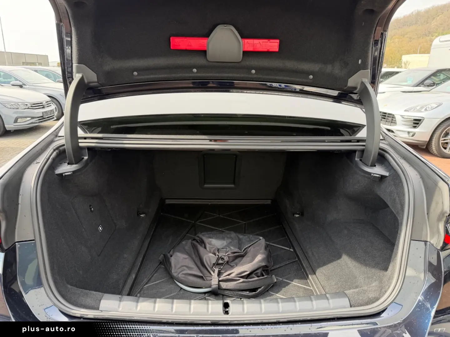 BMW M760 e xDrive  1. Hand  Pano  Massage  Fahrass.