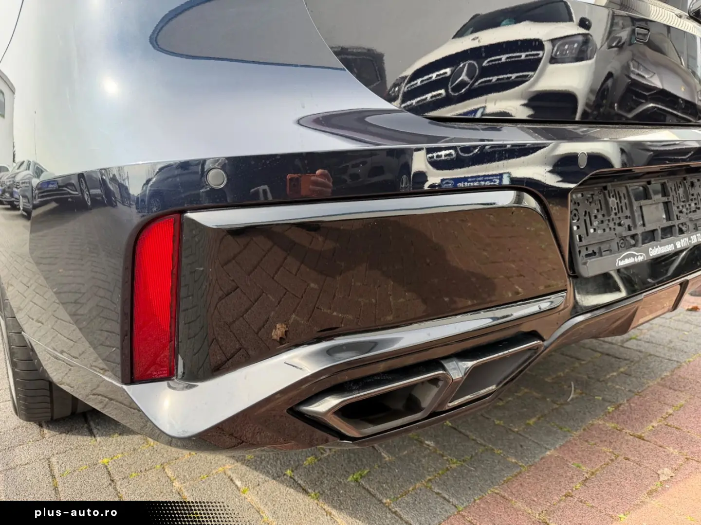BMW M760 e xDrive  1. Hand  Pano  Massage  Fahrass.