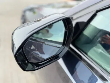 BMW M760 e xDrive  1. Hand  Pano  Massage  Fahrass.
