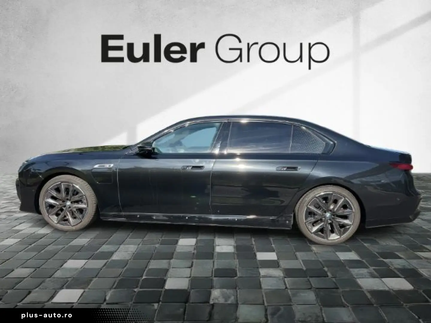 BMW M760 e xDrive Iconic Glow Pano Sky Lounge Massag