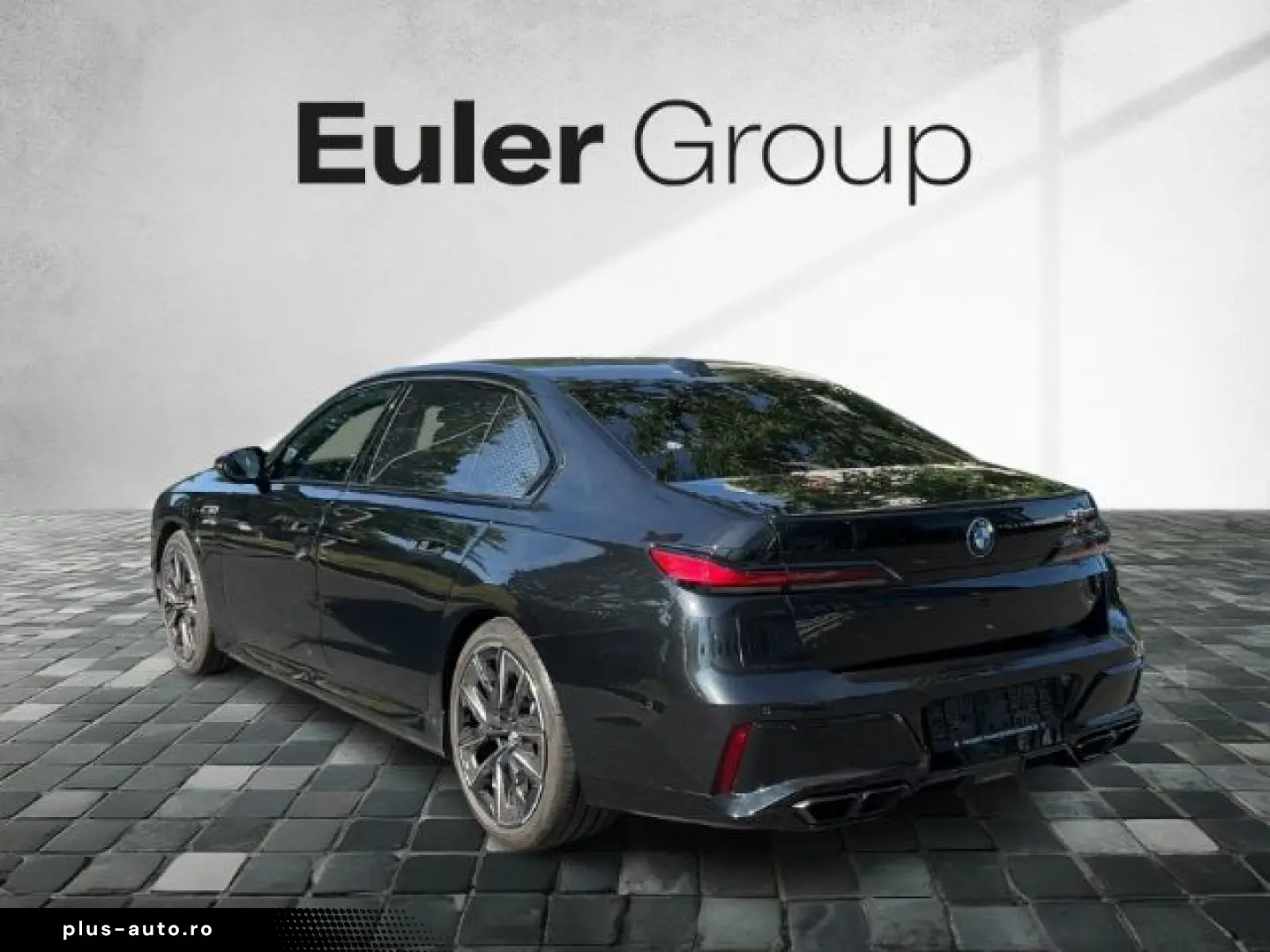 BMW M760 e xDrive Iconic Glow Pano Sky Lounge Massag