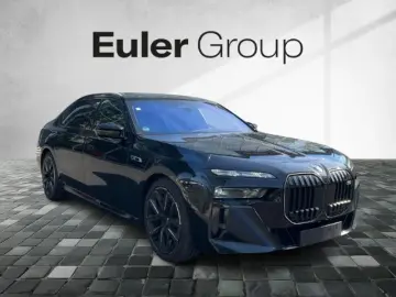 BMW M760 e xDrive Iconic Glow Pano Sky Lounge Massag