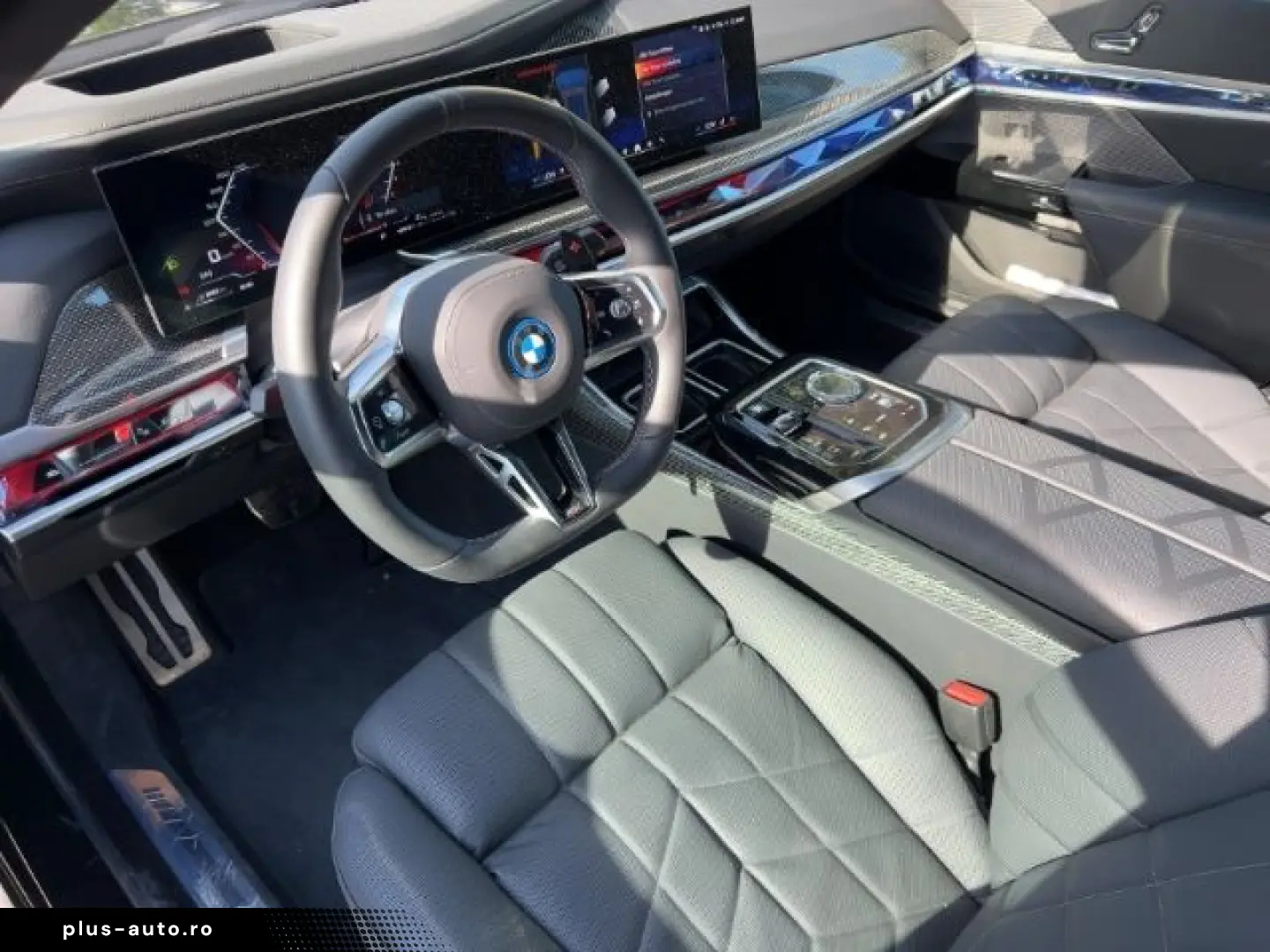 BMW M760 e xDrive Iconic Glow Pano Sky Lounge Massag
