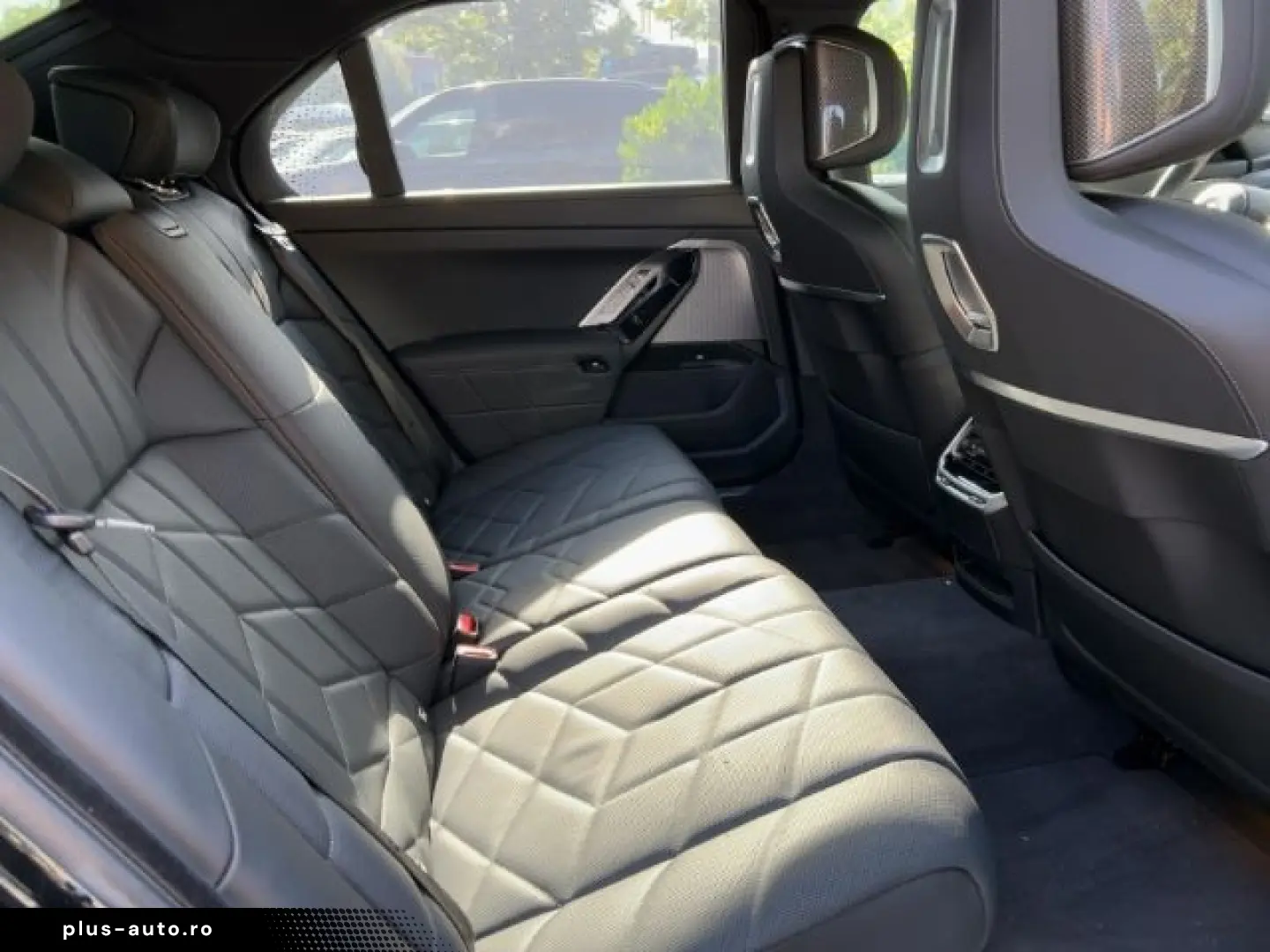 BMW M760 e xDrive Iconic Glow Pano Sky Lounge Massag