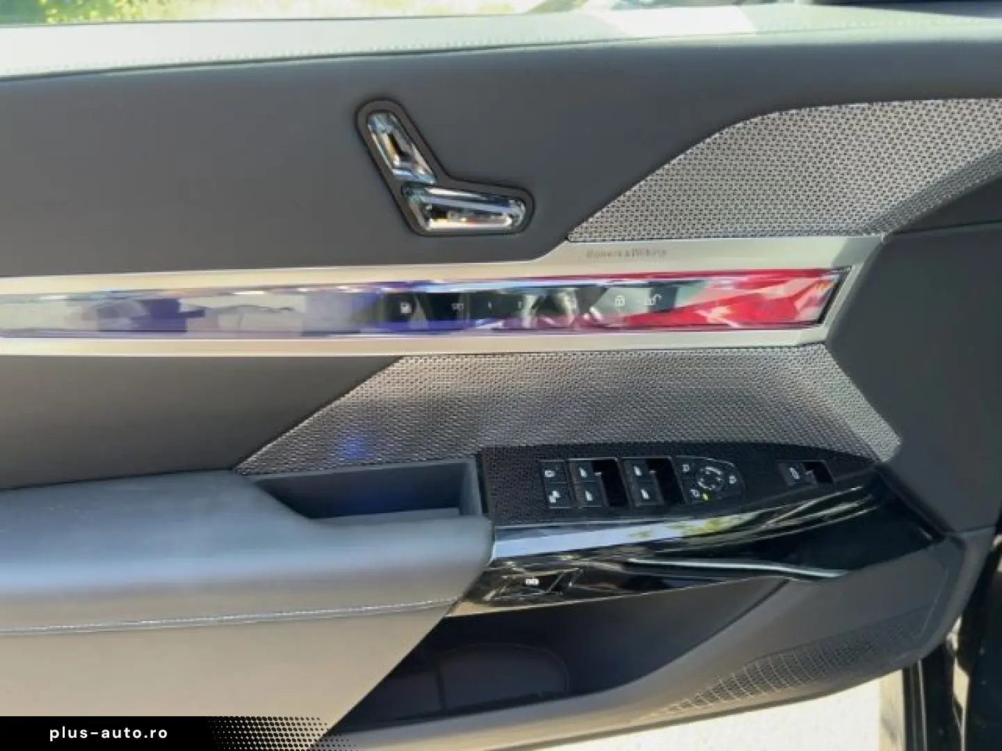BMW M760 e xDrive Iconic Glow Pano Sky Lounge Massag