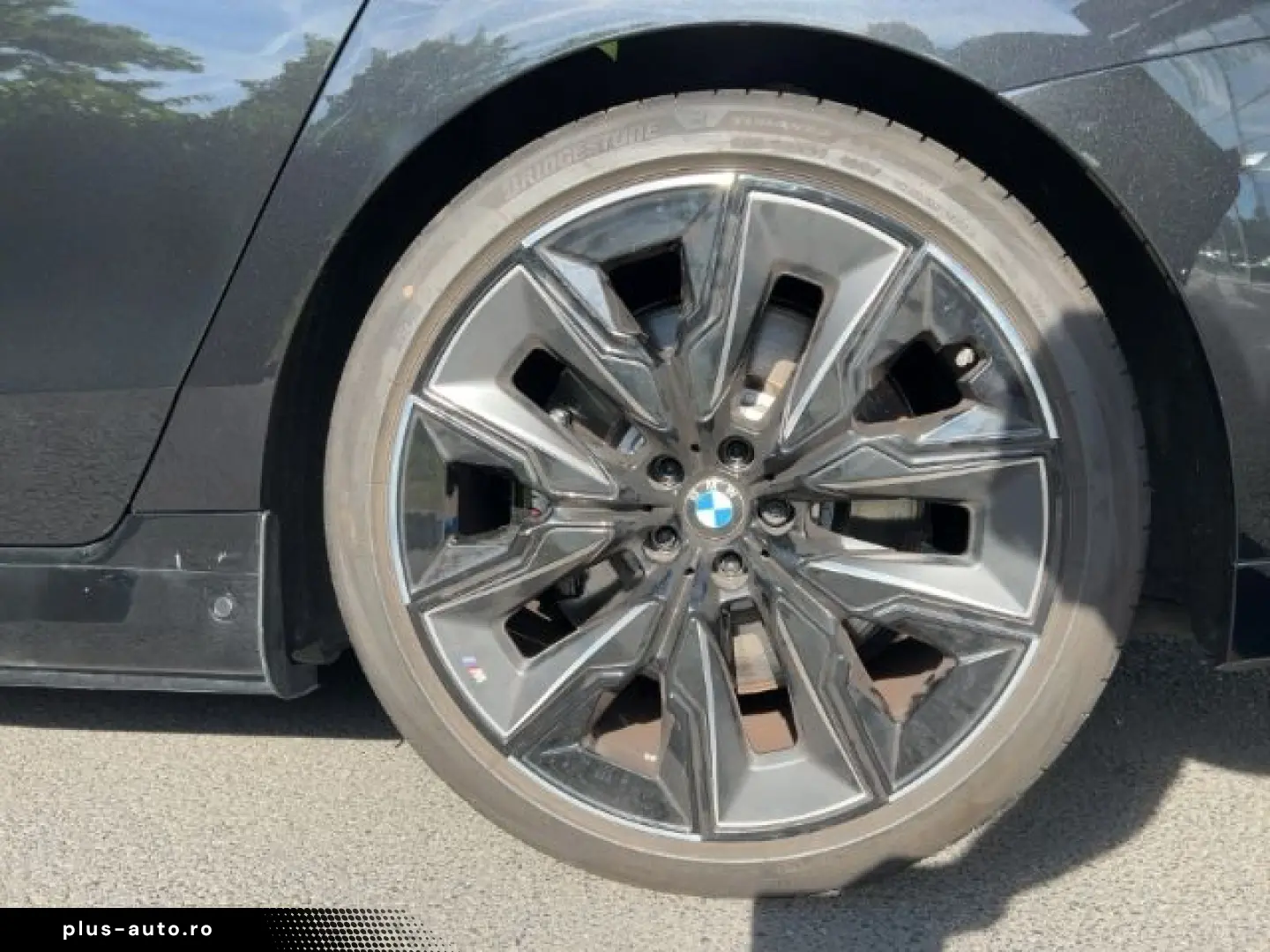 BMW M760 e xDrive Iconic Glow Pano Sky Lounge Massag