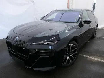 BMW M760e xDr. M Performance Pak. NP 179270.- ACC