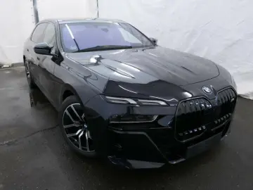 BMW M760e xDr. M Performance Pak. NP 179270.- ACC