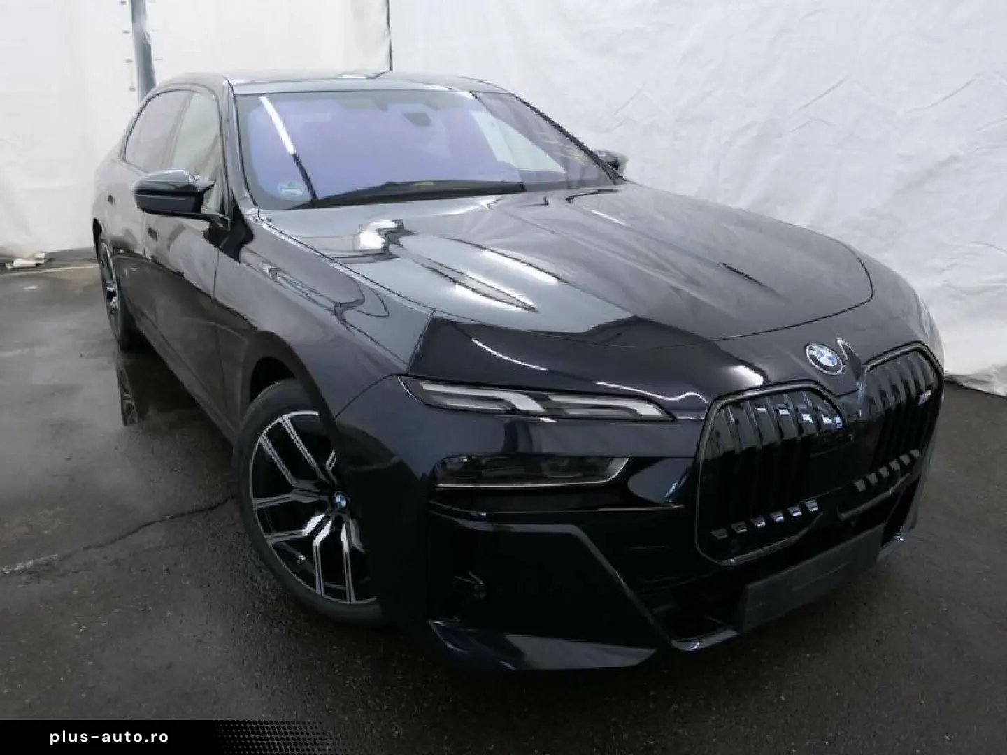 BMW M760e xDr. M Performance Pak. NP 179270.- ACC