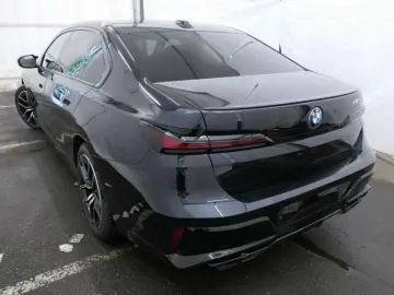 BMW M760e xDr. M Performance Pak. NP 179270.- ACC