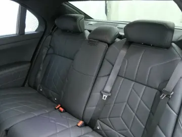 BMW M760e xDr. M Performance Pak. NP 179270.- ACC