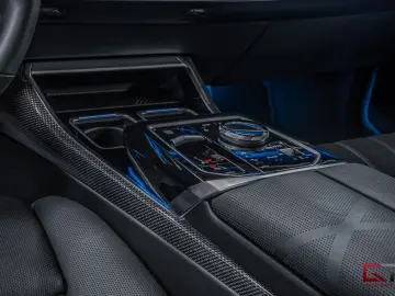 BMW M760 e xDrive Theatre B&W Executive Pano Sky DAP